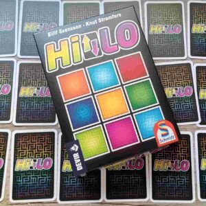 Cartas del juego de mesa HI-LO en español por la editorial Devir