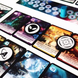 Not Alone juego de mesa en español GDM Games componentes