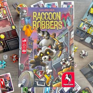 Tablero y cartas del juego de mesa Raccoon Robbers en inglés por la editorial Pegasus Games