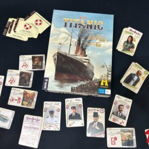 Componentes y cartas del juego de mesa SOS TItanic en español por la editorial Devir