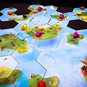 Componentes y tablero del juego de mesa Explorers of the North Sea en Inglés por la editorial Renegade Games