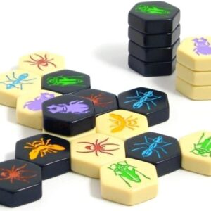 Fichas y componentes del juego de mesa Hive Pocket en Español por la editorial Maldito Games