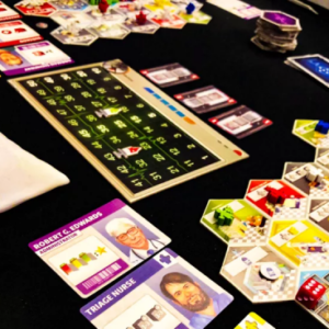 Componentes del juego de mesa Dice Hospital en Español por la editorial Maldito Games