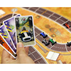 Cartas y componentes del juego de mesa Heat PEdal to the Metal en Español por la editorial Days of Wonder