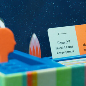 Componentes del juego de mesa Wavelenght en Español por la editorial Arrakis Games